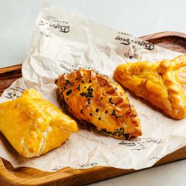 Самса с курицей и грибами заказать доставку в Красноярске | «Баран и бисер»