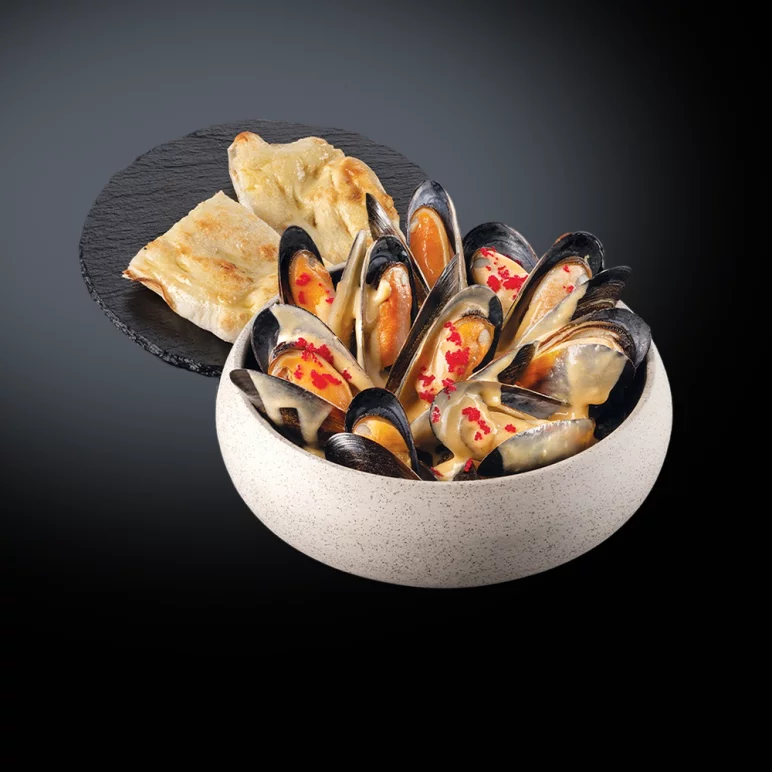 Бұйра кискаға сырғытыңыз Жалаңаш күшті ерлердің суреттері