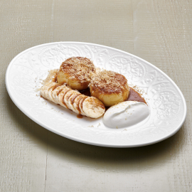 Печёные сырники с бананом и карамельным соусом заказать доставку в Красноярске | Mama`s»