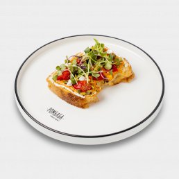 Печёные перцы с сыром фета и фисташками Печёные перцы с сыром фета и фисташками заказать доставку в Красноярске | «РомБаба»