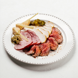 Мясная тарелка Мясная тарелка заказать доставку в Красноярске | Доставка «Беллини»
