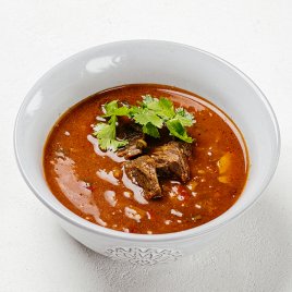 Харчо с говядиной и чесночным мацони Харчо с говядиной и чесночным мацони заказать доставку в Красноярске | «Баран и бисер»