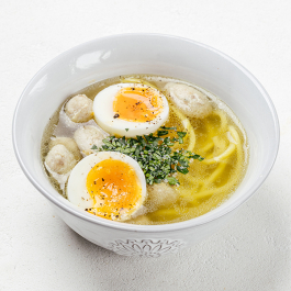 Куриный бульон с клёцками и домашней лапшой Куриный бульон с клёцками и домашней лапшой заказать доставку в Красноярске | Доставка «Беллини»