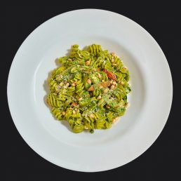 Соус сливочный с копчёным цыплёнком, шпинатом и кедровыми орешками Соус сливочный с копчёным цыплёнком, шпинатом и кедровыми орешками заказать доставку в Красноярске | «Перцы» в Красноярске