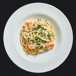 Соус сливочный с креветками, кальмаром и цукини Соус сливочный с креветками, кальмаром и цукини заказать доставку в Красноярске | «Перцы» в Красноярске