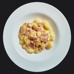 Ньокки с беконом и сливочным соусом Ньокки с беконом и сливочным соусом заказать доставку в Красноярске | «Перцы» в Красноярске