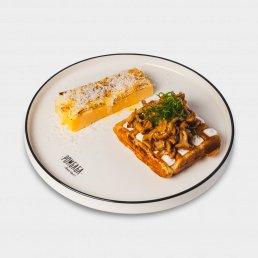 Омлет с сыром камамбер и жаренными лисичками на хрустящей крафле - до 16:00 Омлет с сыром камамбер и жаренными лисичками на хрустящей крафле - до 16:00 заказать доставку в Красноярске | «РомБаба»