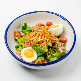 Нисуаз c тунцом, белой фасолью и картофелем Нисуаз c тунцом, белой фасолью и картофелем заказать доставку в Красноярске | Доставка «Беллини»