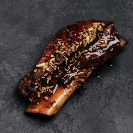 Ребра из мраморный говядины с молодым картофелем Ребра из мраморный говядины с молодым картофелем заказать доставку в Красноярске | Доставка «Беллини»