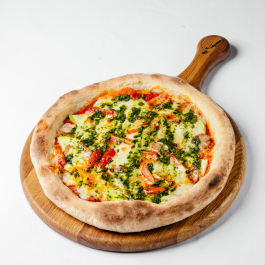 Пицца с цыплёнком, томатами черри и песто Пицца с цыплёнком, томатами черри и песто заказать доставку в Красноярске | Доставка «Беллини»