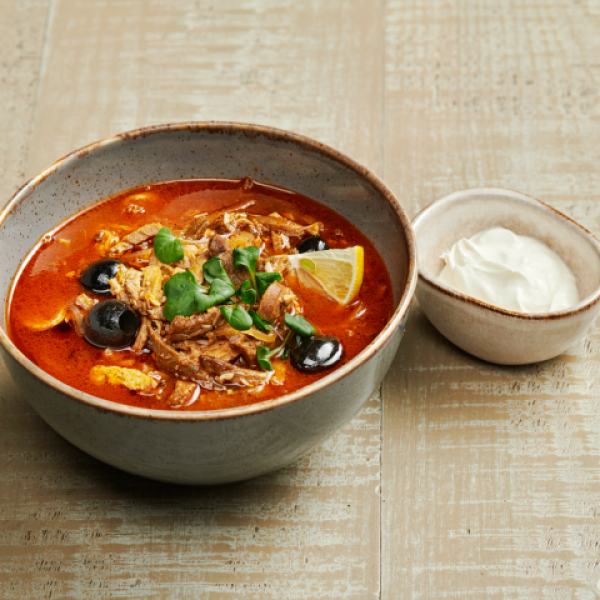 Мясная солянка со сметаной заказать доставку в Красноярске | Доставка «Беллини»