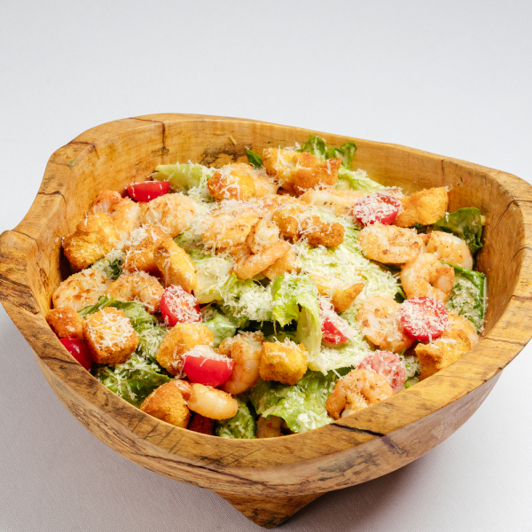 Цезарь с курицей, листом романо и соусом из анчоусов  заказать доставку в Красноярске | Формаджи