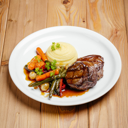 Медальоны из мраморной говядины с овощами и картофельным пюре Медальоны из мраморной говядины с овощами и картофельным пюре заказать доставку в Красноярске | «Свинья и бисер»