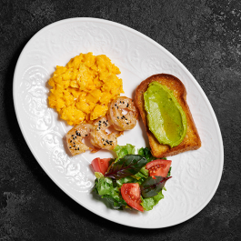 Скрэмбл с креветками, овощами и бриошью с гуакамоле Скрэмбл с креветками, овощами и бриошью с гуакамоле заказать доставку в Красноярске | Доставка «Беллини»