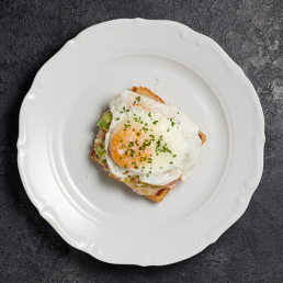 Картофельная вафля с беконом и яйцом заказать доставку в Красноярске | «Крем»