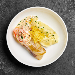 Голубец в сливочном соусе с картофельным пюре Голубец в сливочном соусе с картофельным пюре заказать доставку в Красноярске | «Крем»