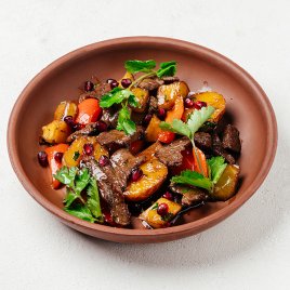 Томлёная говядина с яблоком и овощами заказать доставку в Красноярске | «Баран и бисер»