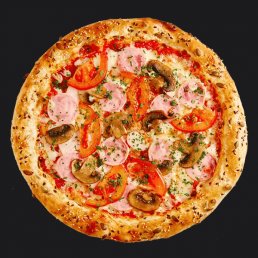 Пицца с ветчиной, копченой курицей и томатами заказать доставку в Красноярске | «Перцы» в Красноярске