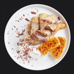 Блинчики с шоколадно-ореховой пастой и карамелизированным бананом заказать доставку в Красноярске | «Перцы» в Красноярске