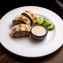 Слоёный рулет из мяса косули заказать доставку в Красноярске | Доставка «Беллини»