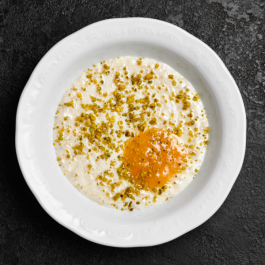 Овсяная каша с абрикосовым джемом и фисташками заказать доставку в Красноярске | Доставка «Беллини»