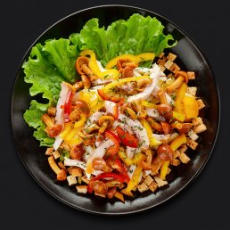 Салат с маринованными опятами Салат с маринованными опятами