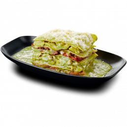 Лазанья с куриным филе, цукини и соусом "Песто"