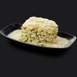 Лазанья с куриным филе и шпинатом