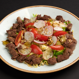 Салат с куриной печенью и овощами Салат с куриной печенью и овощами