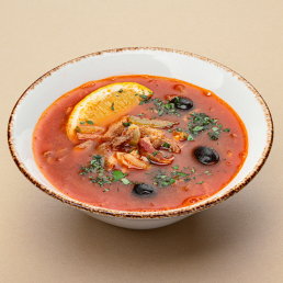 Мясная солянка с деревенской сметаной Мясная солянка с деревенской сметаной