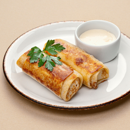 Блины с мясом и рисом c деревенской сметаной Блины с мясом и рисом c деревенской сметаной