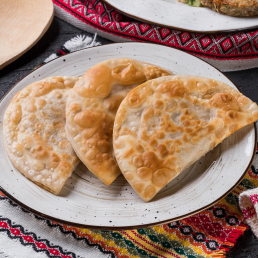 Чебуреки с капустой и грибами Чебуреки с капустой и грибами