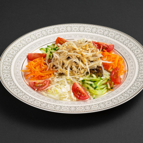 Дальневосточный салат с морской капустой и овощами Дальневосточный салат с морской капустой и овощами