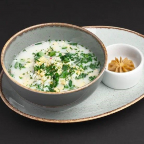 Окрошка с говядиной и дижонской горчицей на тане Окрошка с говядиной и дижонской горчицей на тане заказать доставку в Красноярске | «Свинья и бисер»