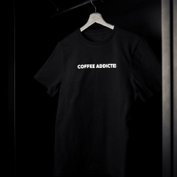 Фирменная футболка Coffee Addicted заказать доставку в Красноярске | «Крем»