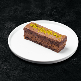 Шоколадный торт с фундуком заказать доставку в Красноярске | Доставка «Беллини»
